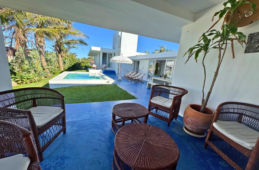 outside lounge