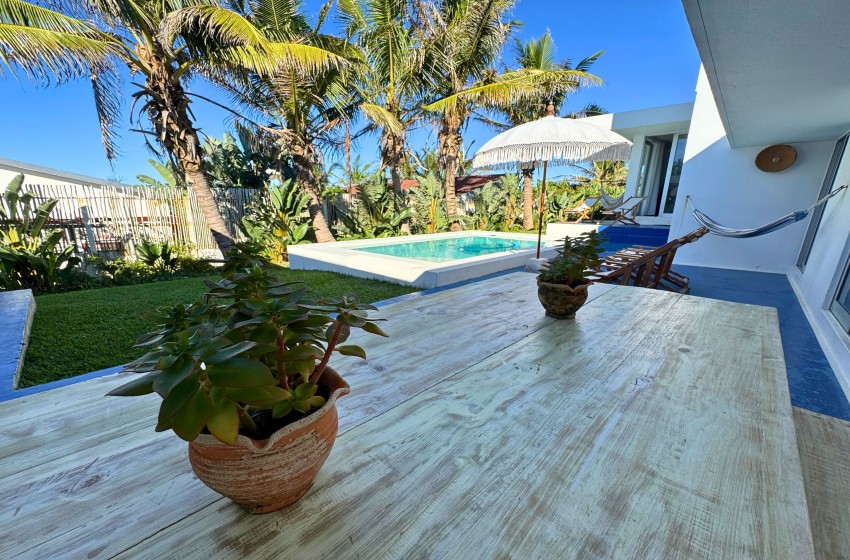 outside table and benches