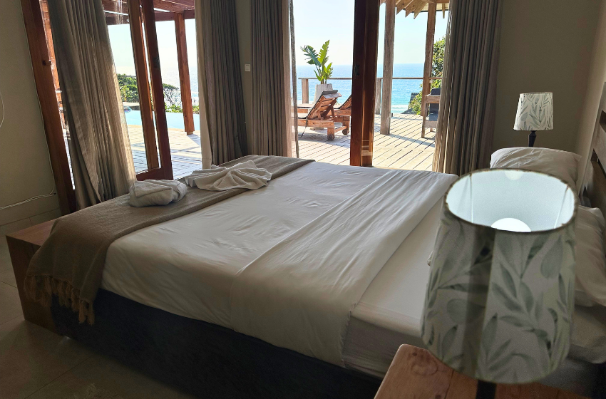 Bedroom 1 with sea view Makana 3A Ponta Mamoli