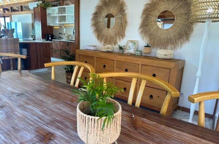 Living area inside Aloha 28 Ponta Mamoli