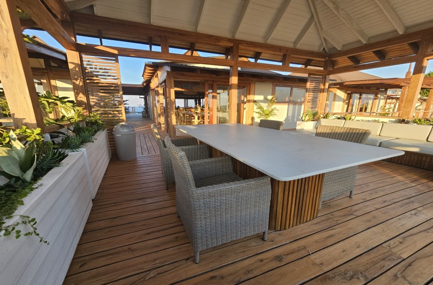 Outdoor dining area Aloha 28 Ponta Mamoli