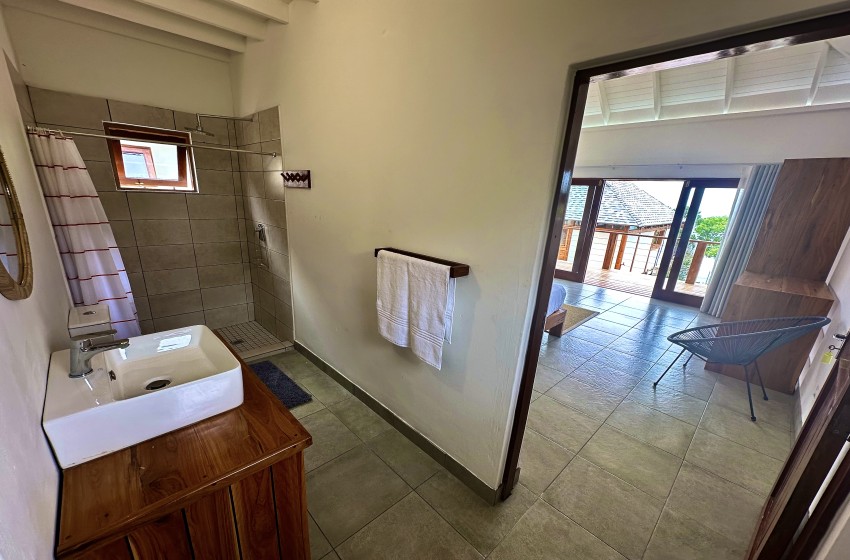 Bathroom at Makana 7 in Ponta Mamoli