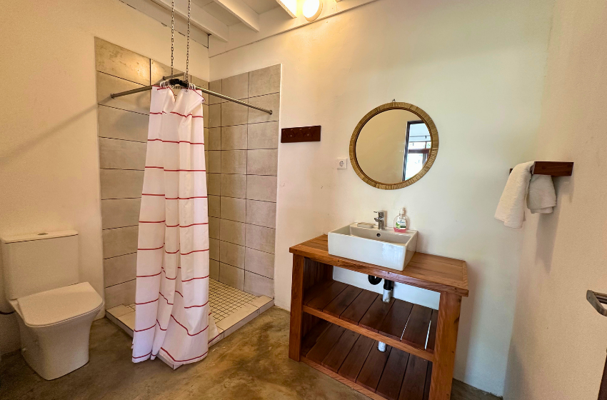 Bathroom at Makana 7 in Ponta Mamoli