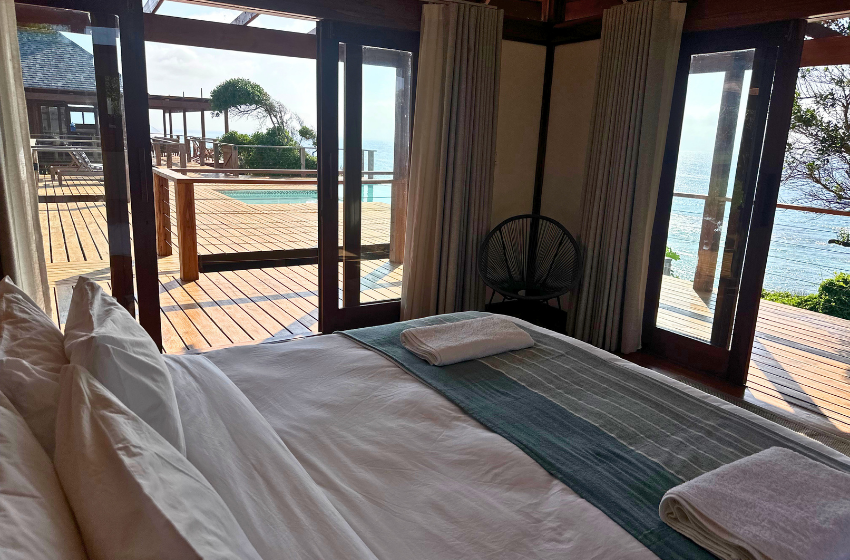 Bedroom with seaview at Makana 7 in Ponta Mamoli