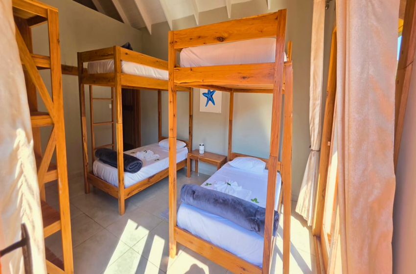 Bunk bedroom at Makana 3B in Ponta Mamoli