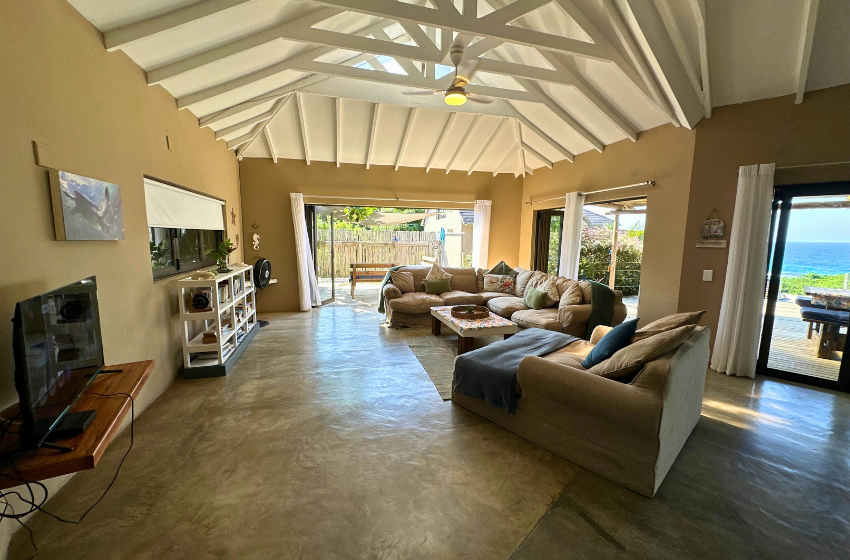living area at Baleia Azul 11 in Ponta Mamoli
