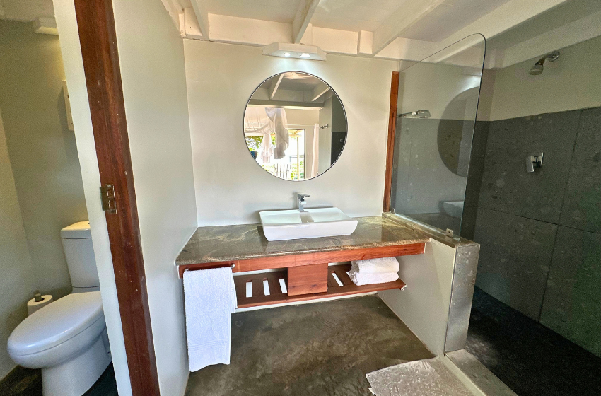bathroom 2 at Baleia Azul 11 in Ponta Mamoli