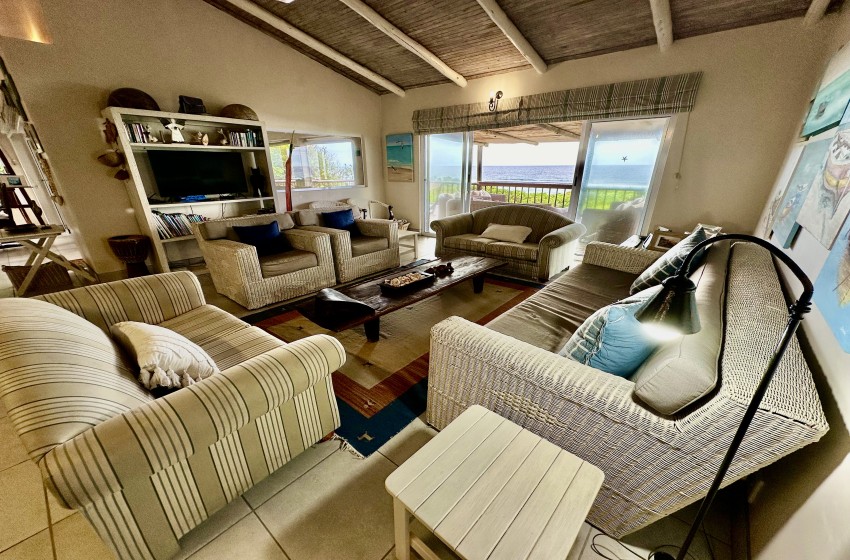 lounge with sea view sea view at kangela 11 in Ponta Malongane
