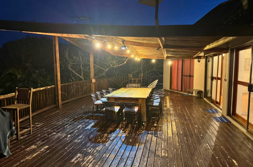 night view on the deck at Kangela 14 in Ponta Malongane