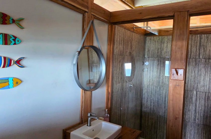 shower at Makana 3A chalet in Ponta Mamoli